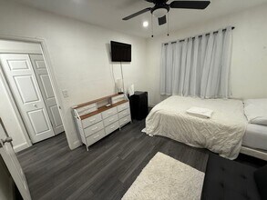 6144 SW 30th St in Miramar, FL - Building Photo - Building Photo