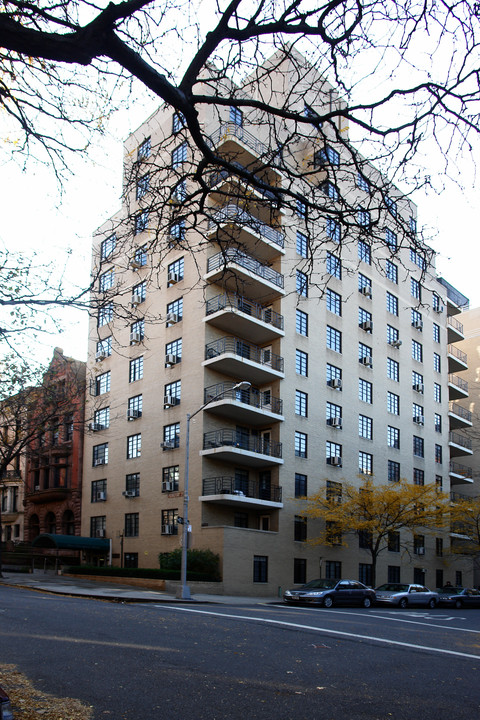 Dicker Residence Hall, Brooklyn Law School in Brooklyn, NY - Building Photo