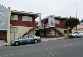 156-168 Westlake Ave in Daly City, CA - Building Photo - Building Photo