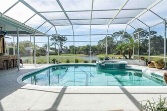 6605 Stonington Dr N in Tampa, FL - Building Photo - Building Photo