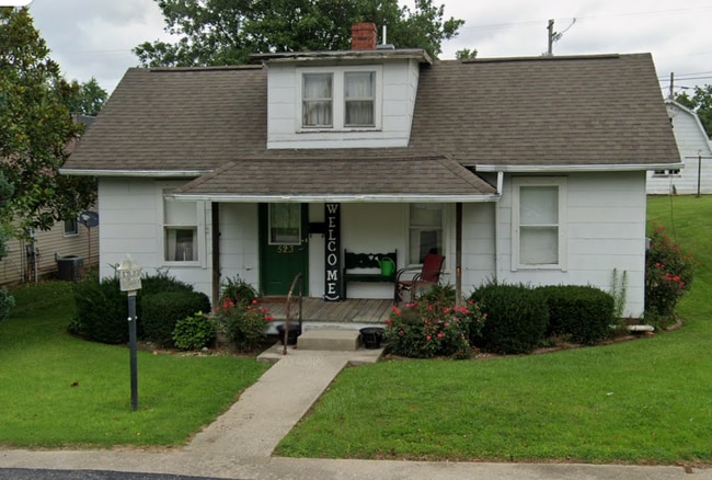 property at 523 W Trusler St