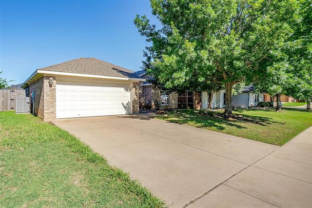 543 Thistle Meade Cir in Burleson, TX - Building Photo - Building Photo