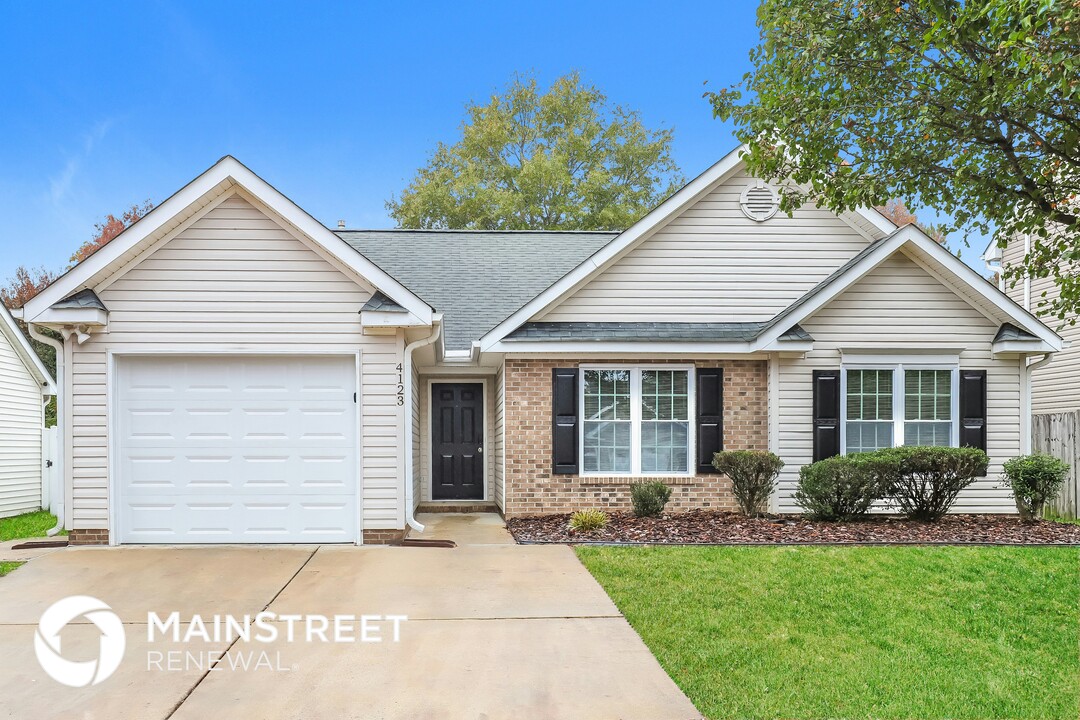 4123 Bluestem Dr in Greensboro, NC - Building Photo