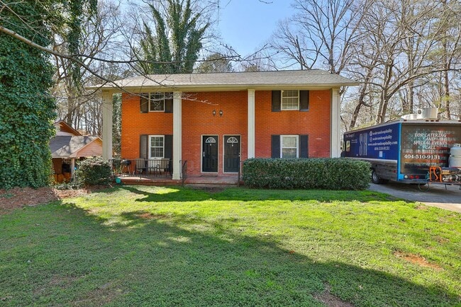 property at 34 Candlelight Ln SW