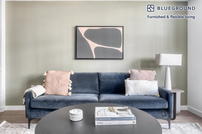 4310 Hubbard St-Unit -FL3-ID1031 in Emeryville, CA - Foto de edificio - Building Photo