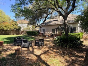9401 Caracas Dr in Austin, TX - Building Photo - Building Photo