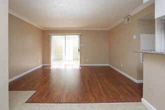 Falls of Wilcrest in Houston, TX - Building Photo - Interior Photo