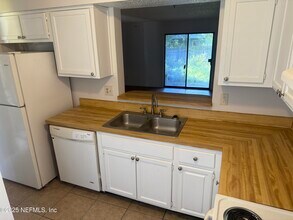 1210 Whitlock Ave in Jacksonville, FL - Building Photo - Building Photo