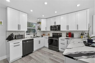 2388 S Wallen Dr in West Palm Beach, FL - Building Photo