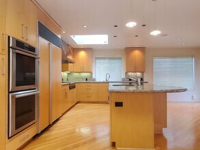 19354 Titus Ct, Unit C111 in Saratoga, CA - Building Photo - Building Photo