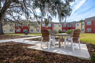 Spanish Moss Eco Apartments in Sebring, FL - Building Photo - Building Photo