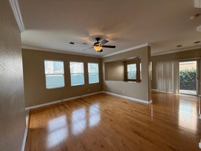 590 Yarrow Dr in Simi Valley, CA - Building Photo - Building Photo