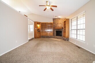 1012 David Rd in Moore, OK - Foto de edificio - Building Photo