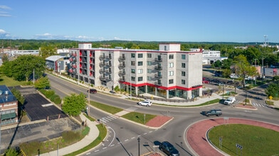 Harrison Circle in Kalamazoo, MI - Building Photo - Building Photo