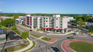 Harrison Circle in Kalamazoo, MI - Foto de edificio - Building Photo