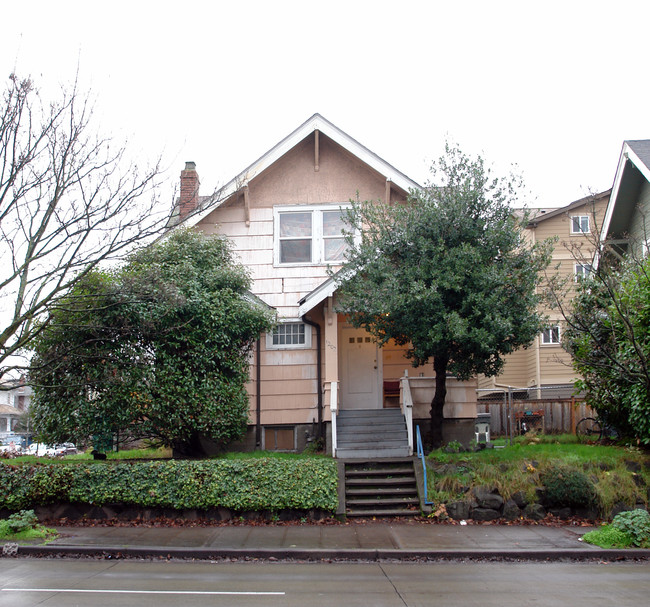 1202 NE 50th St in Seattle, WA - Foto de edificio - Building Photo