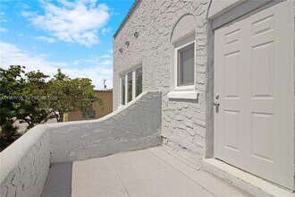 327 SW 20th St in Fort Lauderdale, FL - Building Photo - Building Photo