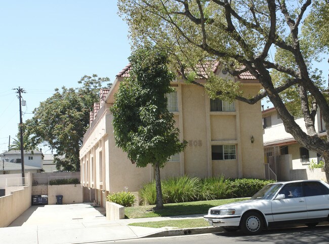 505 S Monterey St in Alhambra, CA - Foto de edificio - Building Photo