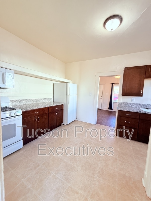 property at 724 E Drachman St