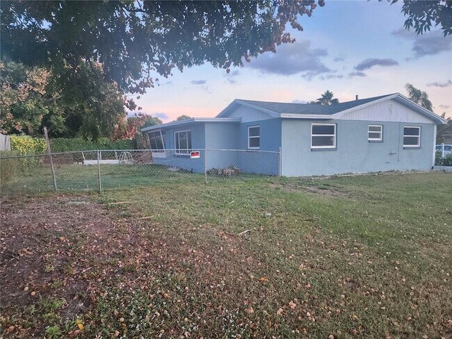 7225 Deerfield Dr in Port Richey, FL - Building Photo - Building Photo