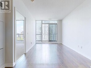 52-1352 Forest Manor Rd in Toronto, ON - Building Photo - Building Photo