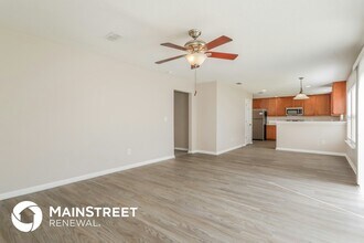 683 Southland Ln in Orange Park, FL - Foto de edificio - Building Photo