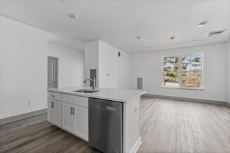 75 Forester Ave, Unit 226 in Warwick, NY - Building Photo - Building Photo