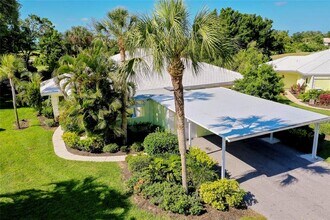 325 Wexford Terrace in Venice, FL - Building Photo - Building Photo