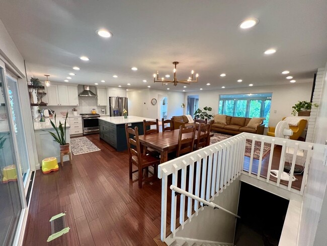 property at 6120 W Valley View Dr