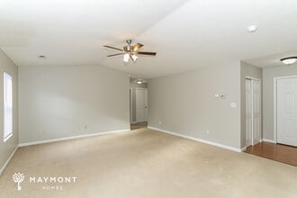 690 W Arielle Ct in Monroe, OH - Building Photo - Building Photo