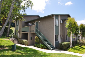 Rosewood Apartments in Fallbrook, CA - Foto de edificio - Building Photo