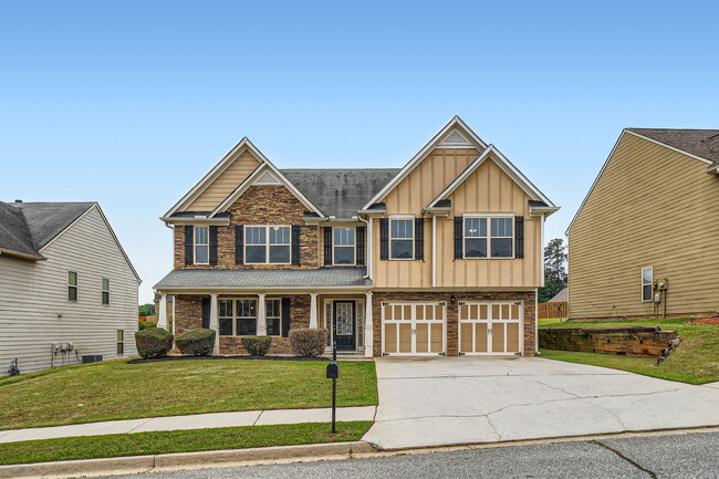 property at 1071 Mcduffie Cir