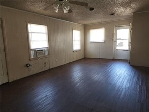 701 E N 12th St in Abilene, TX - Building Photo - Building Photo