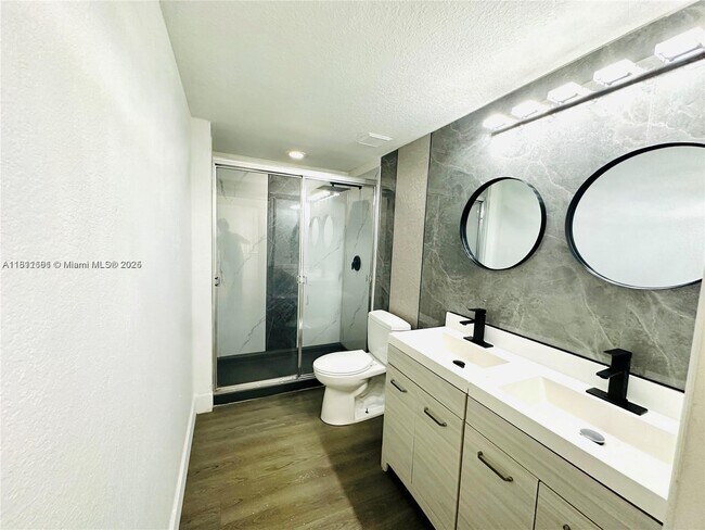 1962 Freeport Dr in Riviera Beach, FL - Building Photo - Building Photo