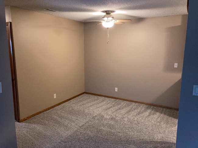 5100 Emerald Dr in Lincoln, NE - Building Photo - Building Photo