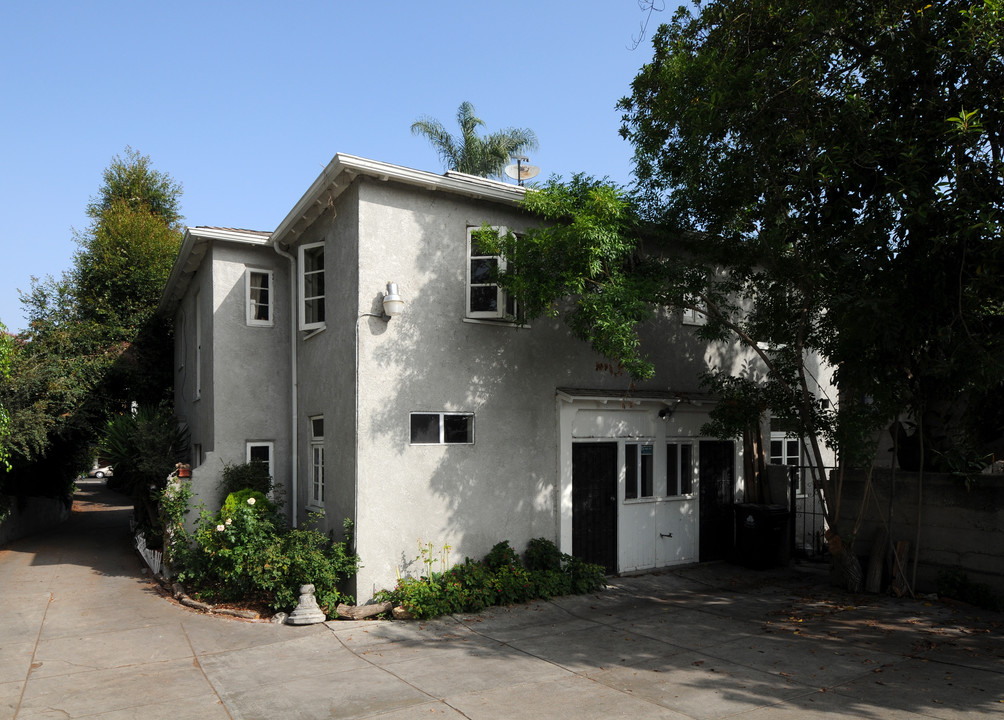 212 Witmer St in Los Angeles, CA - Building Photo