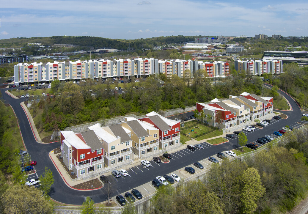 The Vue on Stadium Drive Fayetteville in Fayetteville, AR - Building Photo