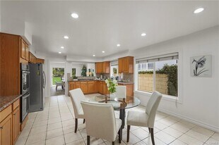 18760 Wells Dr in Los Angeles, CA - Building Photo