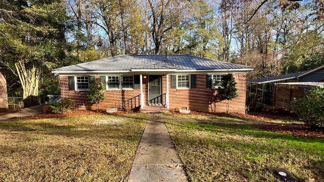 1121 E Magnolia Ave in Auburn, AL - Building Photo - Building Photo