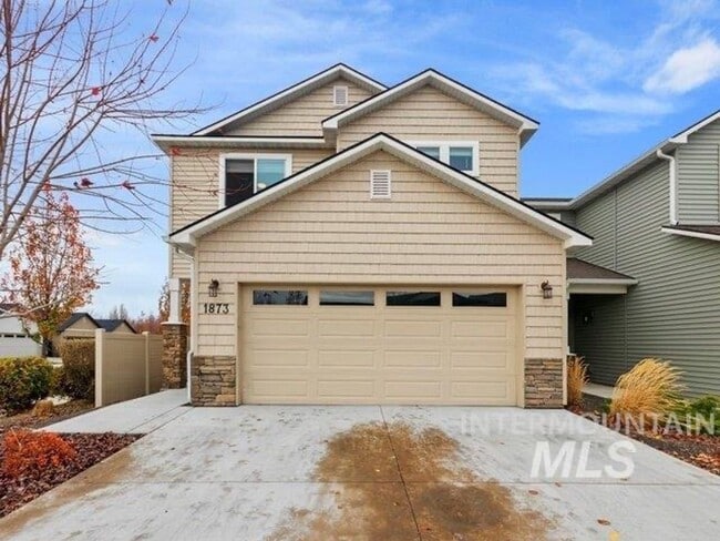 property at 1873 N Justin Ave