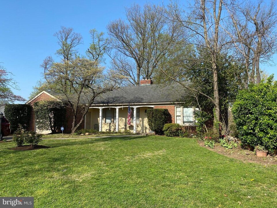 609 29th St S in Arlington, VA - Building Photo