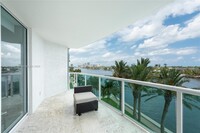 20201 E Country Club Dr, Unit 405 in Aventura, FL - Foto de edificio - Building Photo