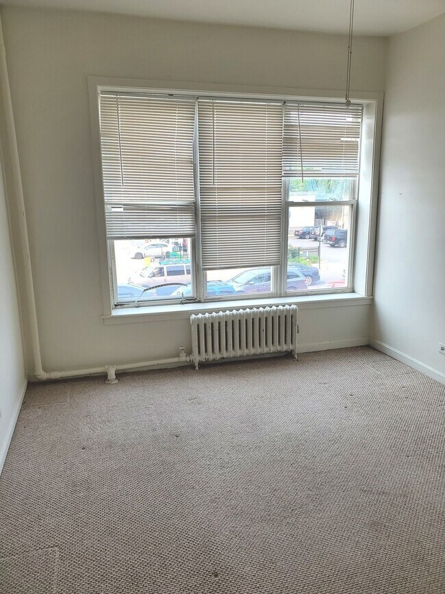 3963 W Irving Park Rd in Chicago, IL - Building Photo - Building Photo