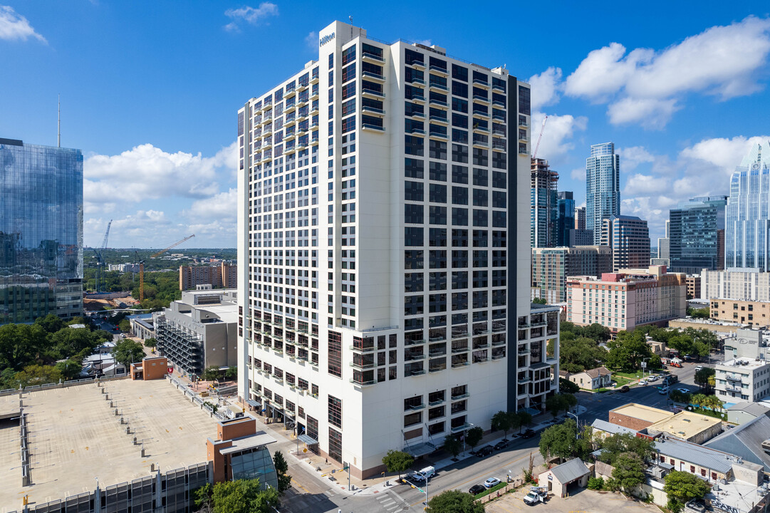 The 5 Fifty Five in Austin, TX - Foto de edificio