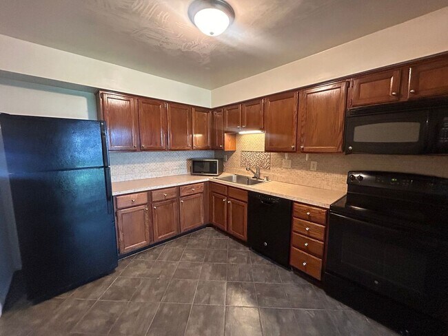 4002 Ditmas Ct in Virginia Beach, VA - Foto de edificio - Building Photo