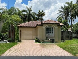 5096 NW 113th Pl in Doral, FL - Building Photo
