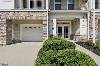 1305 Meadow Brook Ct in Hanover, NJ - Building Photo - Building Photo