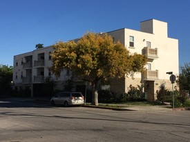 14255 Delano St Apartments