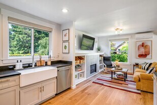 2655 NW 86th St in Seattle, WA - Building Photo