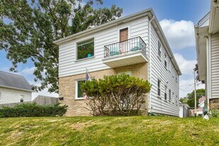 2137 S 71st St in West Allis, WI - Building Photo